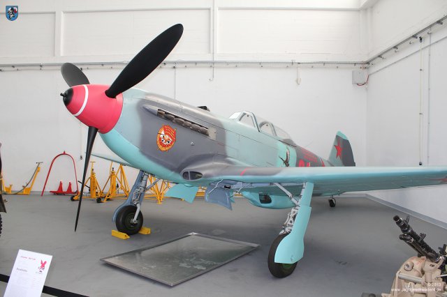 0025_Air_Fighter_Academy_Hangar_10_Heringsdorf_Usedom_Yakowlew_JAY-9UM_D-FAFA