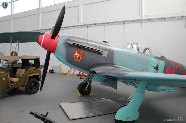 0026_Air_Fighter_Academy_Hangar_10_Heringsdorf_Usedom_Yakowlew_JAY-9UM_D-FAFA