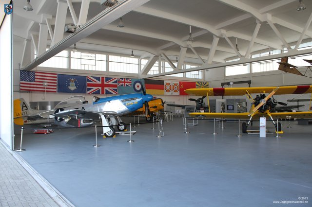 0036_Air_Fighter_Academy_Hangar_10_Heringsdorf_Usedom_North_American_Mustang_P-51D_TF_Little_Ite_D-FUNN