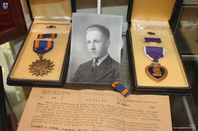 0052_Kovarska_Veteranentreffen_2013_Air_Medal_Purple_Heart
