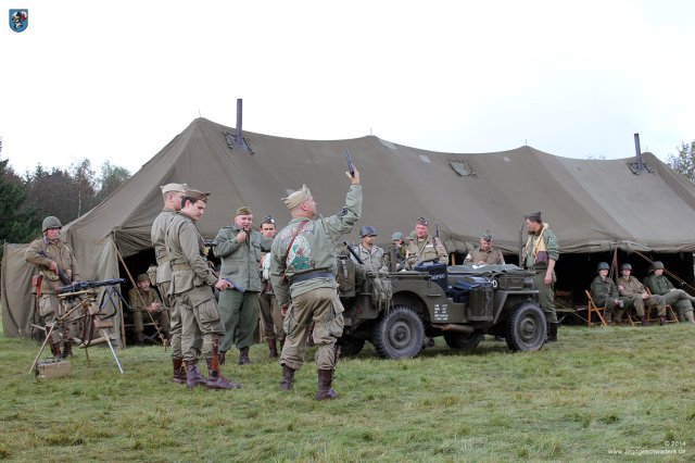 0047_JG4-Treffen_Kovarska_2014_Jeep_US-Soldaten_Camp_Lucky-Strike