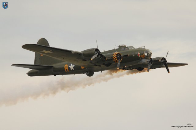 0013_Flying_Legends_2011_smoking_Boeing_B-17_Sally_B