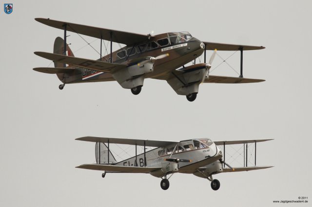 0014_Flying_Legends_2011_De_Havilland_DH89A_Dragon_Rapide