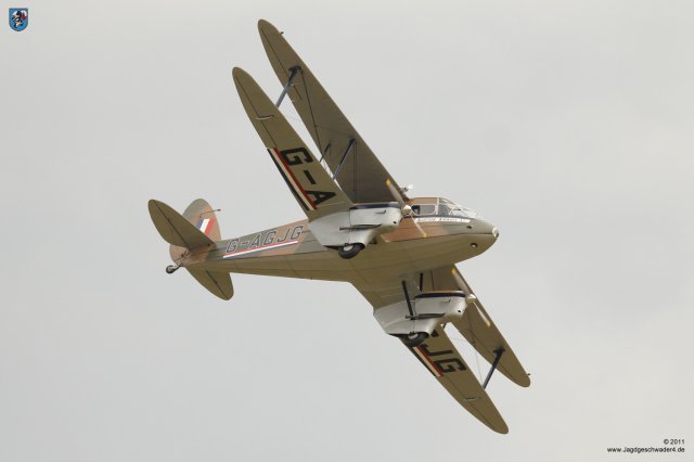 0015_Flying_Legends_2011_De_Havilland_DH89A_Dragon_Rapide_G-AGJG