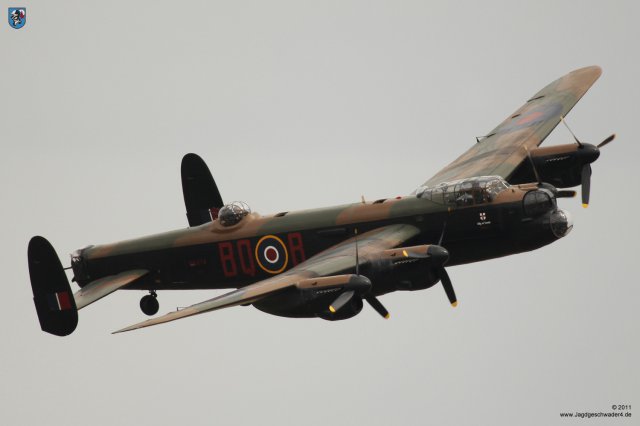 0022_Flying_Legends_2011_Avro_Lancaster_PA474_BBMF_Phantom_of_the_Ruhr