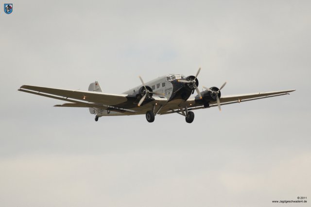 0027_Flying_Legends_2011_Junkers_Ju-52_D-AQUI_Lufthansa