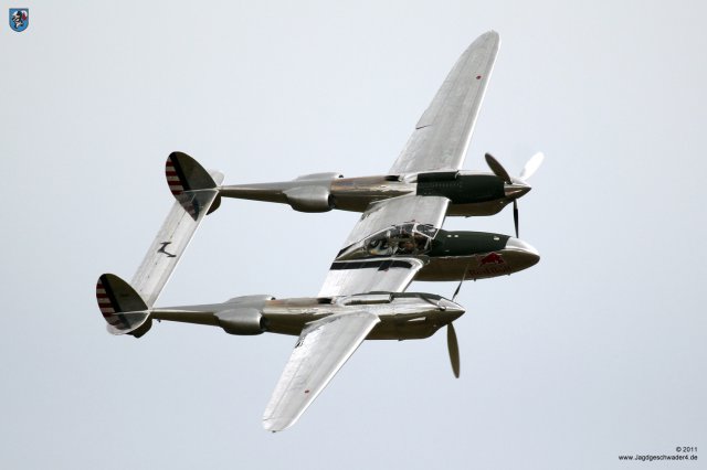 0042_Flying_Legends_2011_Lockheed_P-38_Lightning_Flying_Bulls_Gabelschwanzteufel