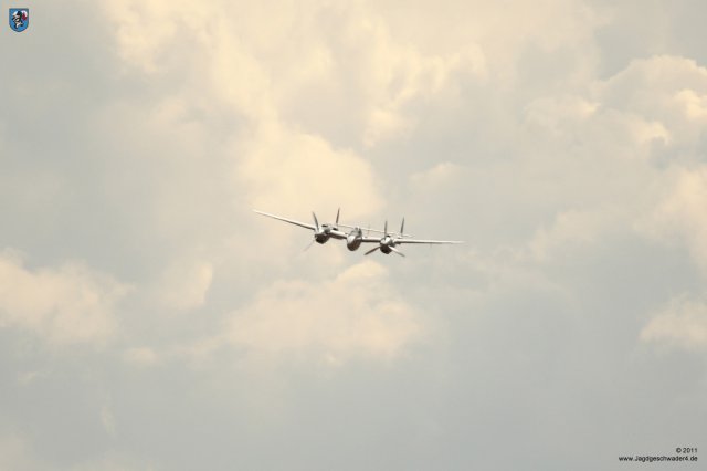 0044_Flying_Legends_2011_Lockheed_P-38_Lightning_Flying_Bulls_Gabelschwanzteufel