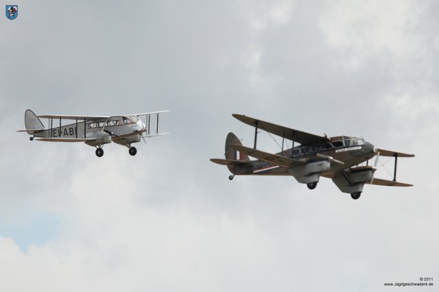 0082_Flying_Legends_2011_De_Havilland_DH89A_Dragon_Rapide