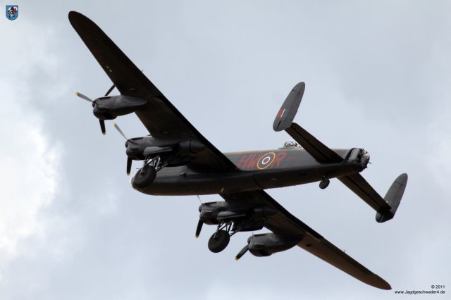 0089_Flying_Legends_2011_Avro_Lancaster_PA474_BBMF_Phantom_of_the_Ruhr