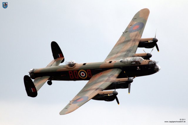 0090_Flying_Legends_2011_Avro_Lancaster_PA474_BBMF_Phantom_of_the_Ruhr
