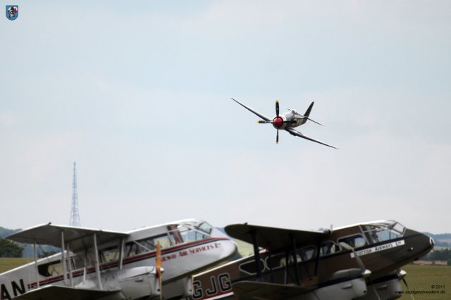 0095_Flying_Legends_2011_Hawker_Sea_Fury_369_NAVY_F-AZXL_Tiefflug