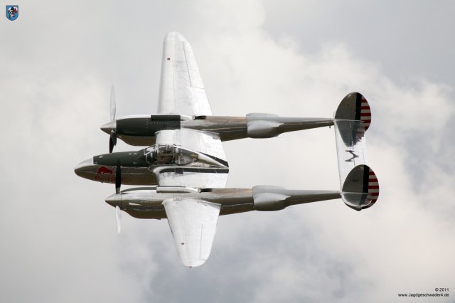 0097_Flying_Legends_2011__Lockheed_P-38_Lightning_Flying_Bulls_Gabelschwanzteufel