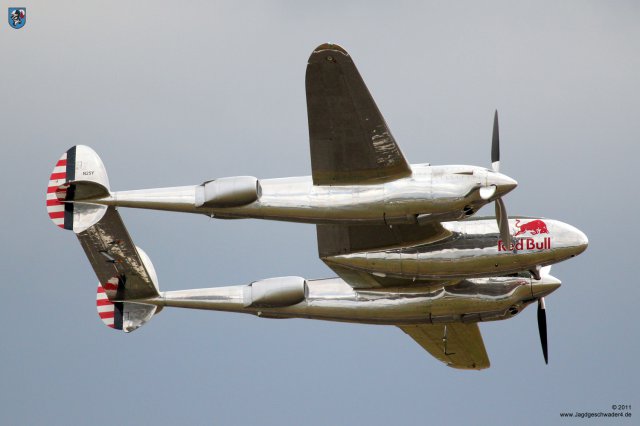 0098_Flying_Legends_2011__Lockheed_P-38_Lightning_Flying_Bulls_Gabelschwanzteufel