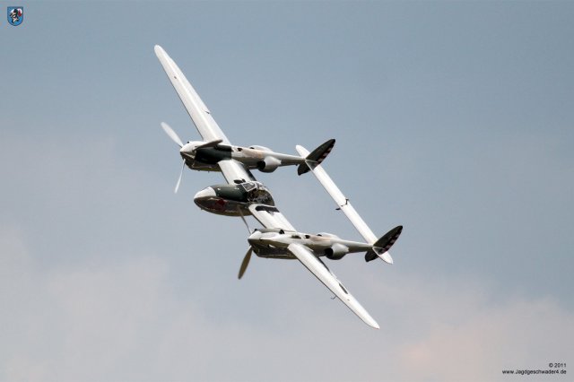 0099_Flying_Legends_2011__Lockheed_P-38_Lightning_Flying_Bulls_Gabelschwanzteufel