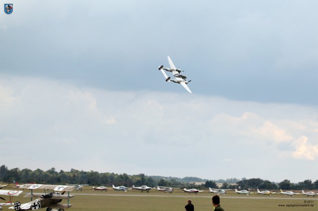 0102_Flying_Legends_2011__Lockheed_P-38_Lightning_Flying_Bulls_Gabelschwanzteufel