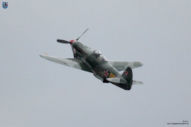 0113_Flying_Legends_2011_Yakovlev_Yak-9UM_06