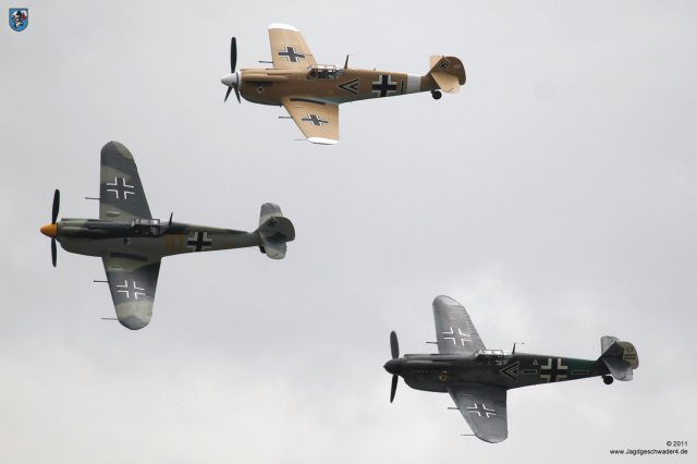 0144_Flying_Legends_2011_Hispano_Buchon_Keilformation