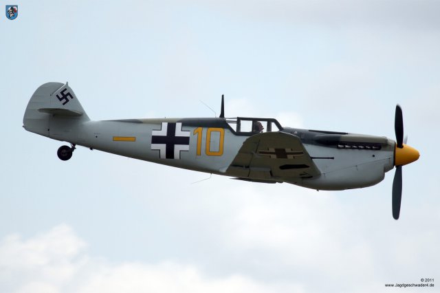 0145_Flying_Legends_2011_Hispano_Buchon_Gelbe_10