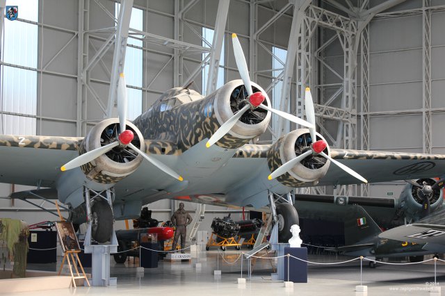 0018_Italienisches_Luftwaffenmuseum_Vigna_di_Valle_Savoia-Marchetti_SM_79_Sparviero_MM24327_Serie_L_III