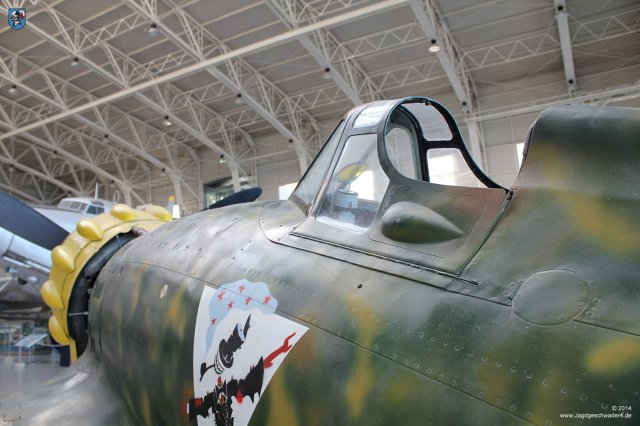0042_Italienisches_Luftwaffenmuseum_Vigna_di_Valle_Macchi_C200_Serie_IV_Saetta_MM5311_Windschutz