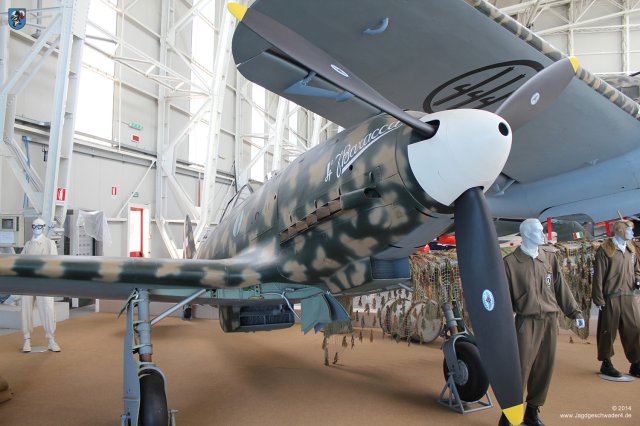 0068_Italienisches_Luftwaffenmuseum_Vigna_di_Valle_Macchi_MC202_Serie_73-7_MM9667_Seriennummer_366_Folgore