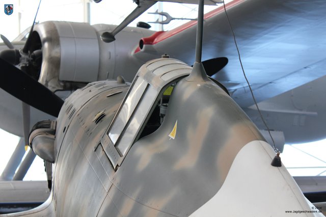 0073_Italienisches_Luftwaffenmuseum_Vigna_di_Valle_Macchi_MC202_Serie_73-7_MM9667_Seriennummer_366_Folgore_Haube_Cockpit