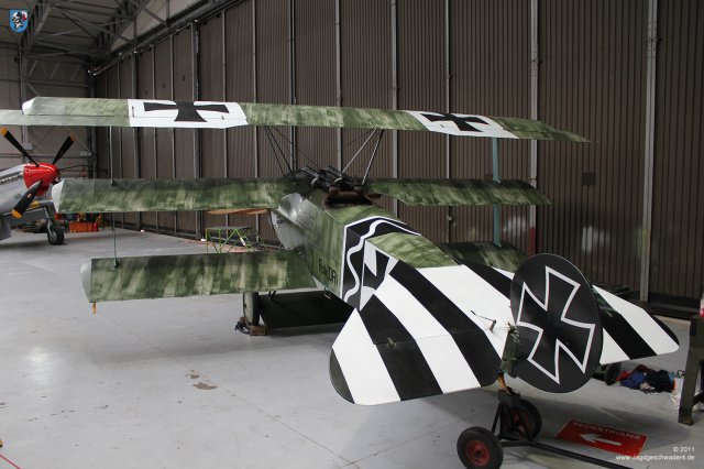 0037_IWM-Museum_Duxford_Dreidecker_Fokker_DRI_DR1