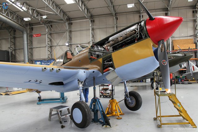 0042_IWM-Museum_Duxford_Curtiss_P-40_F_Kittyhawk_X-17_VH-PIV