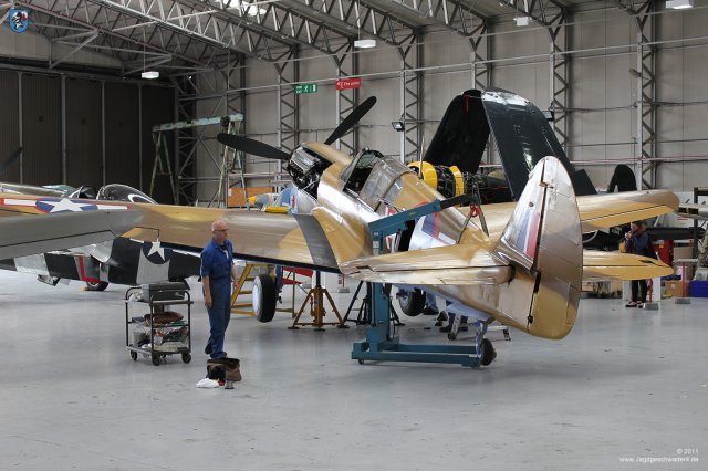 0044_IWM-Museum_Duxford_Curtiss_P-40_F_Kittyhawk_X-17_VH-PIV