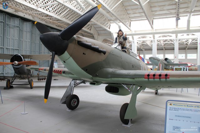 0068_IWM-Museum_Duxford_Hawker_Hurricane_Mk_IIb_Z2315