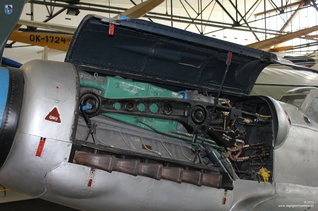 0079_Tschechisches_Luftfahrtmuseum_Prag_Kbely_Avia_CS-199_WNr_565_UC-26_Messerschmitt_Bf_109_G-12_Jumo_211_Triebwerk