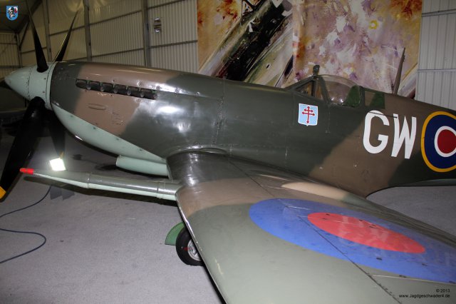 0032_Le_Bourget_Paris_2013_Supermarine_Spitfire_LF_Mk_XVI