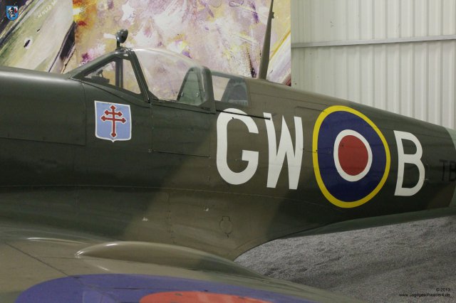 0033_Le_Bourget_Paris_2013_Supermarine_Spitfire_LF_Mk_XVI