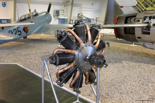 0020_Militaerhistorisches_Museum_Berlin-Gatow_Lizenzbau_80PS_9-Zylinder-Umlaufmotor_1918