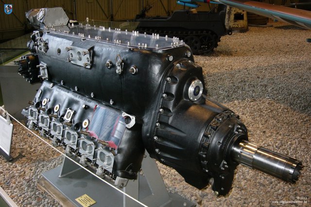 0033_Militaerhistorisches_Museum_Berlin-Gatow_Daimler-Benz_12-Zylinder-Flugmotor_DB_605A_1941