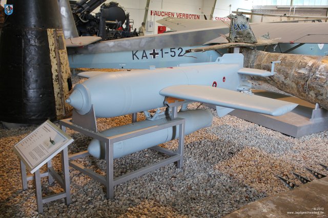 0045_Militaerhistorisches_Museum_Berlin-Gatow_Gleitbombe_mit_Raketenantrieb_Henschel_Hs_293_A-1_1943