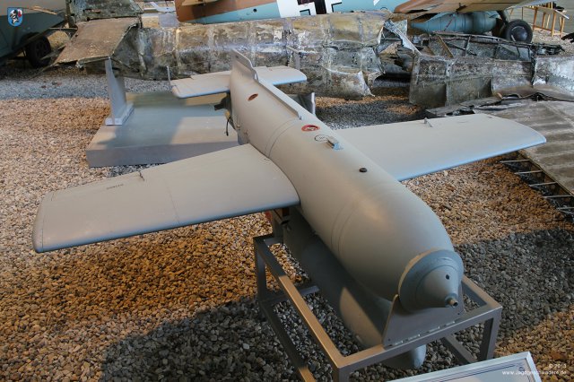 0046_Militaerhistorisches_Museum_Berlin-Gatow_Gleitbombe_mit_Raketenantrieb_Henschel_Hs_293_A-1_1943