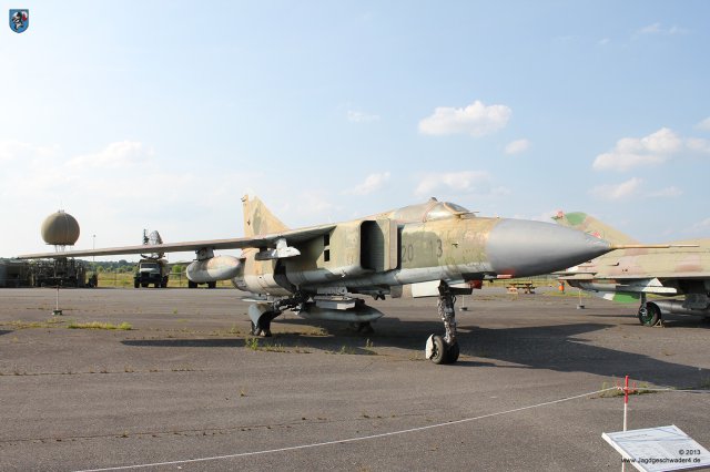0102_Militaerhistorisches_Museum_Berlin-Gatow_Mehrzweckjagdflugzeug_Mikojan-Gurewitsch_MiG-23_ML_NVA_333_2013_Flogger_G