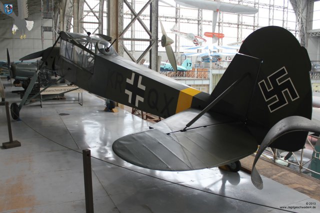 0013_Militaermuseum_Bruessel_Fieseler_Fi-156_Storch_KR+QZ