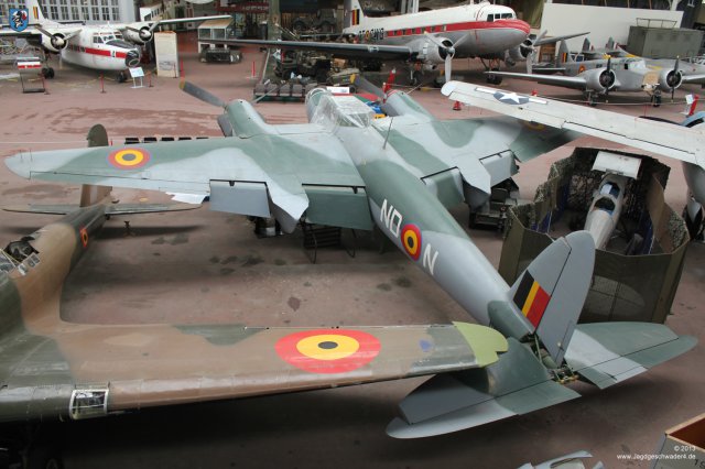 0027_Militaermuseum_Bruessel_De_Havilland_Mosquito_Mk_30_Nachtjaeger_Draufsicht