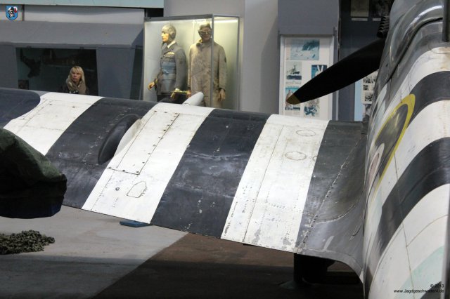 0039_Militaermuseum_Bruessel_Supermarine_Spitfire_Mk_IX_GE-B