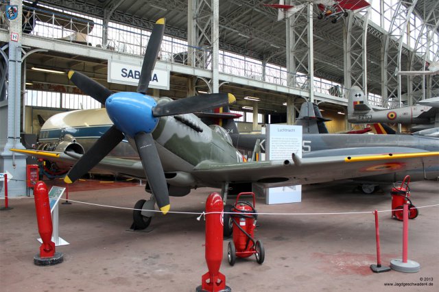 0043_Militaermuseum_Bruessel_Supermarine_Spitfire_Mk_XIV_GE-R_SG-55
