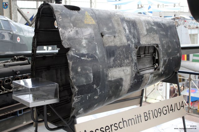0062_Militaermuseum_Bruessel_Rumpf_einer_Messerschmitt_Bf_109_G-14_U4