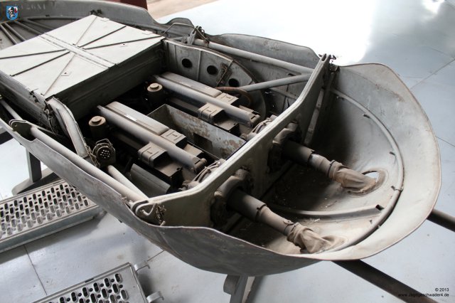 0064_Militaermuseum_Bruessel_MG_151-20_externe_Waffengondel_einer_Bf_110