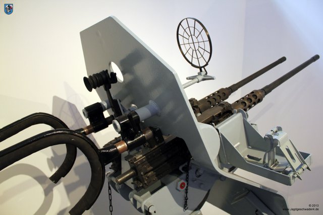 0080_Militaermuseum_Bruessel_Flugabwehrgeschuetz_2_x_Cal_50