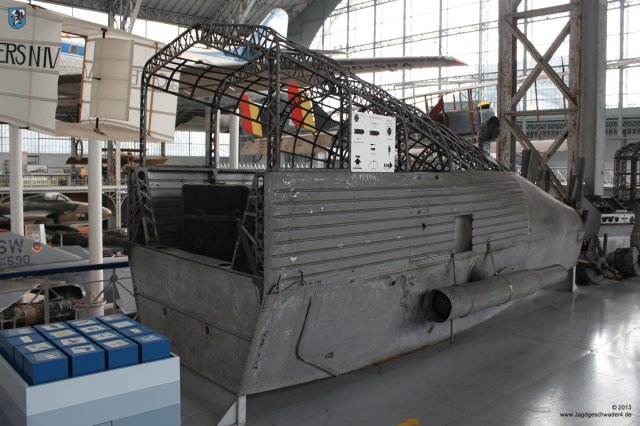 0098_Militaermuseum_Bruessel_Motorgondel_Zeppelin_Typ_R_LZ_62_Marineluftschiff_L-30_1916