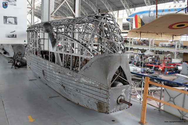 0102_Militaermuseum_Bruessel_Funkstation_Zeppelin_Typ_R_LZ_62_Marineluftschiff_L-30_1916