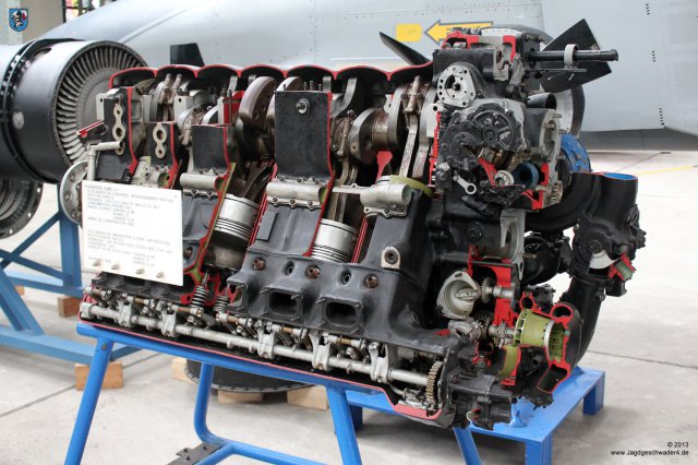 0115_Militaermuseum_Bruessel_Flugzeugtriebwerk_Junkers_Jumo_211_1936