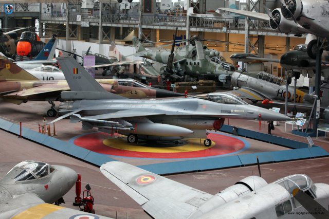 0125_Militaermuseum_Bruessel_General_Dynamics_F-16_Fighting_Falcon